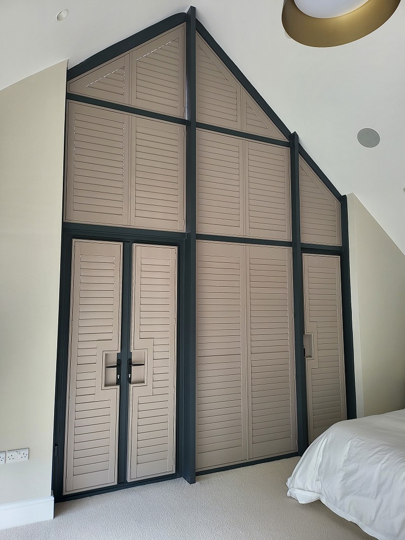 Shaped and motorised shutters